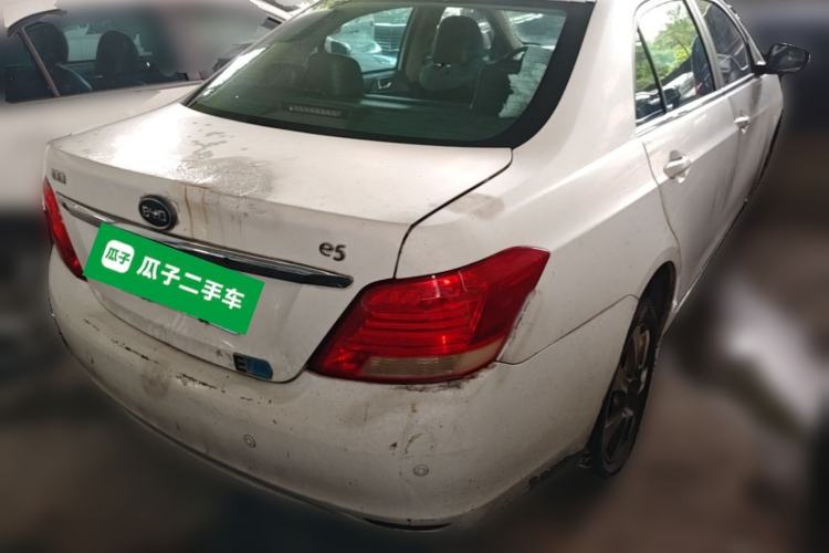 Used BYD e5 2016 300 Luxury Edition Rear Right 45 Deg