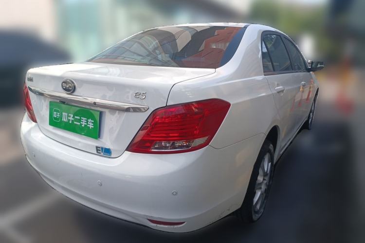 Used BYD e5 2016 300 Luxury Edition Rear Right 45 Deg