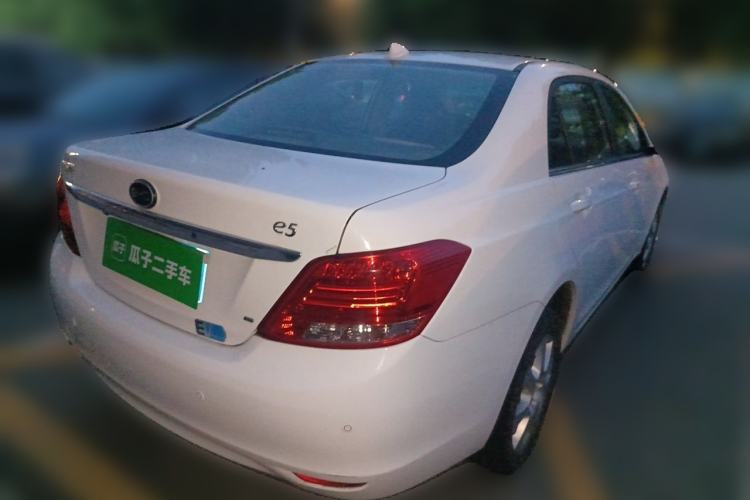 Used BYD e5 2016 300 Prestige Edition Rear Right 45 Deg