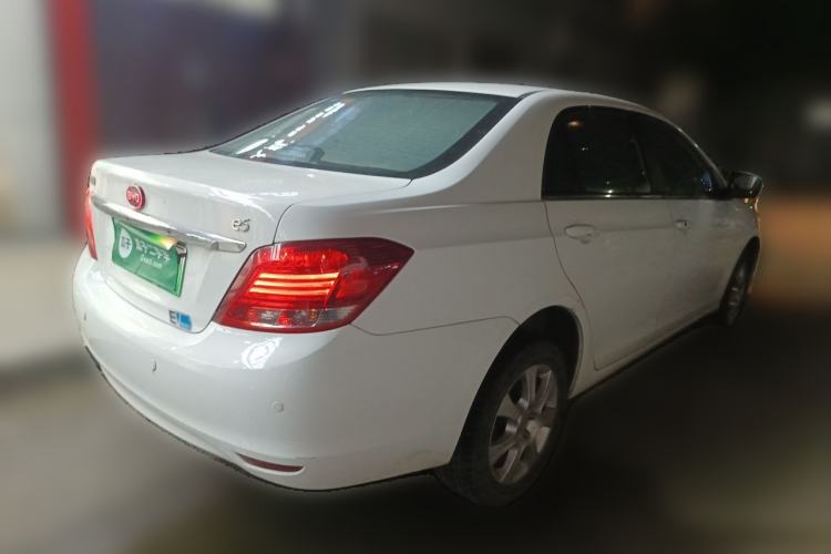 Used BYD e5 2016 300 Luxury Edition Rear Right 45 Deg