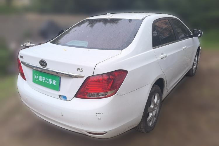 Used BYD e5 2016 300 Prestige Edition Rear Right 45 Deg