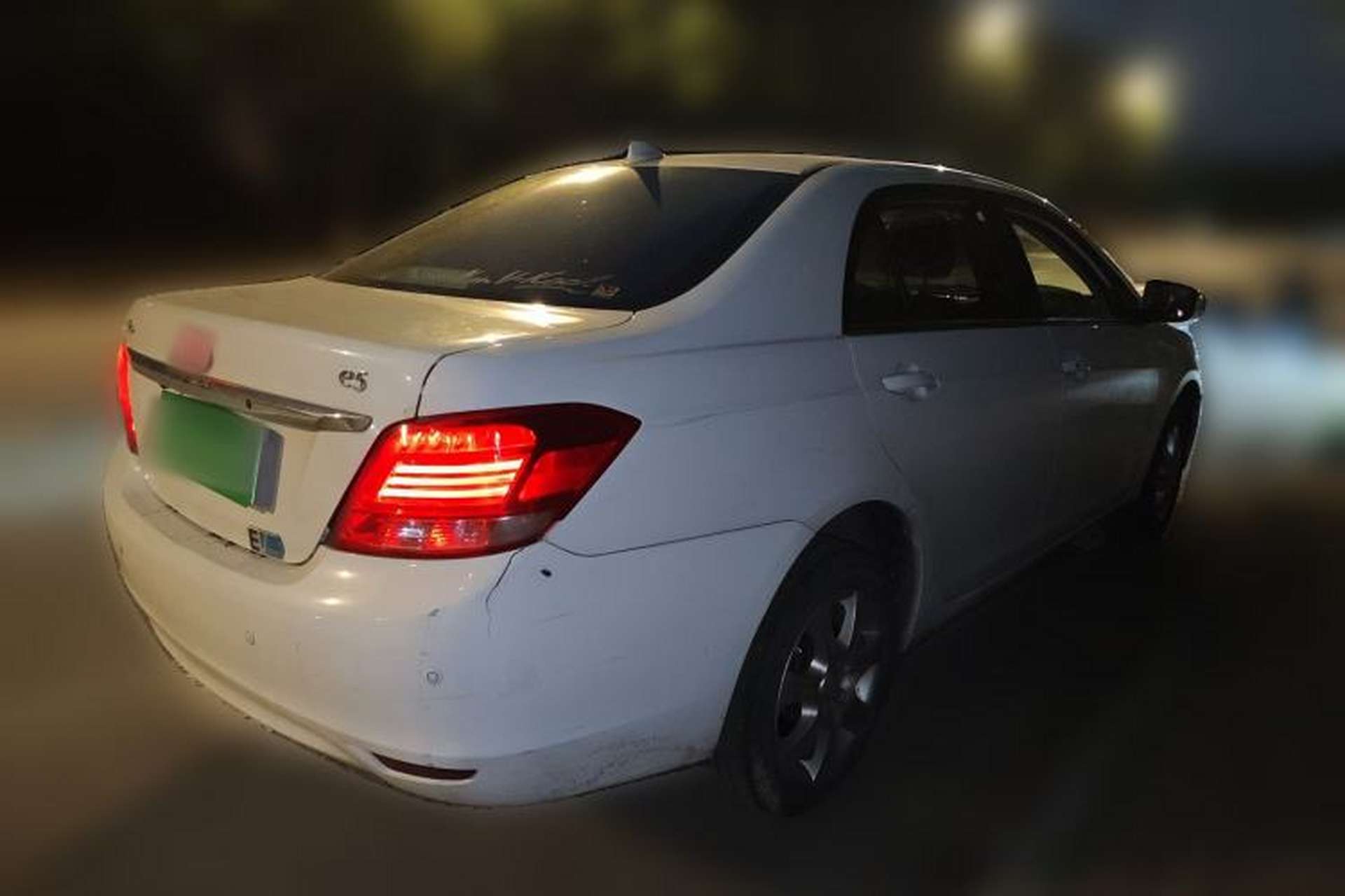 Used BYD e5 2016 300 Prestige Edition Rear Right 45 Deg
