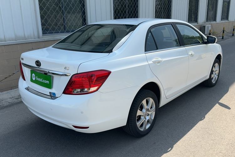 Used BYD e5 2016 300 Luxury Edition Rear Right 45 Deg