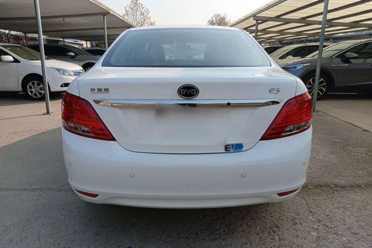 Used BYD e5 2016 300 Luxury Edition Rear