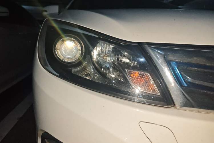 Used BYD e5 2016 300 Luxury Edition Right Front Headlight