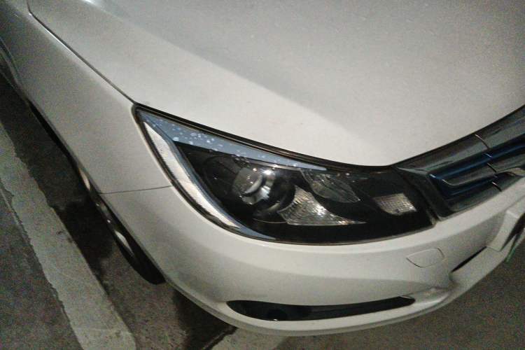 Used BYD e5 2016 300 Luxury Edition Right Front Headlight