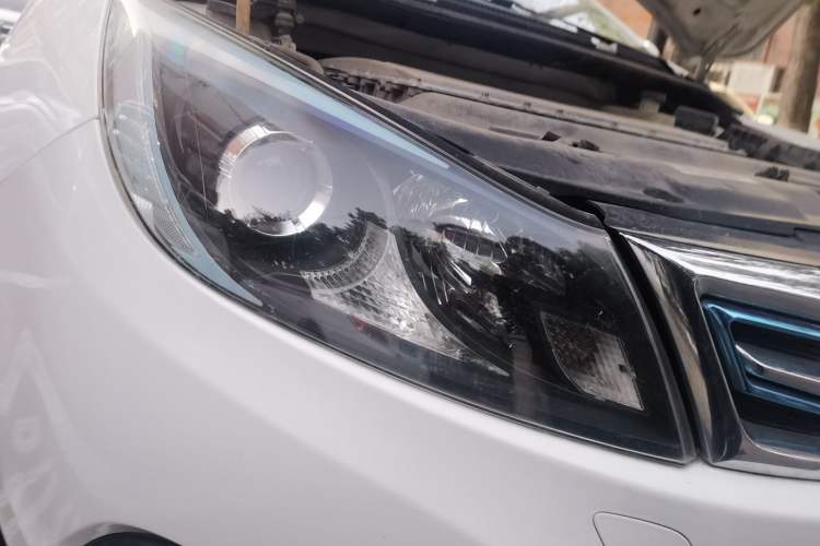 Used BYD e5 2016 300 Luxury Edition Right Front Headlight