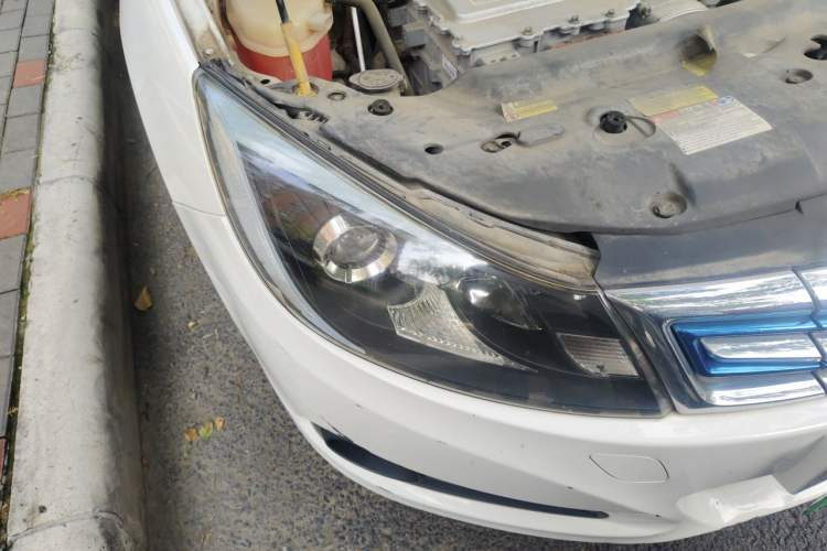 Used BYD e5 2016 300 Luxury Edition Right Front Headlight