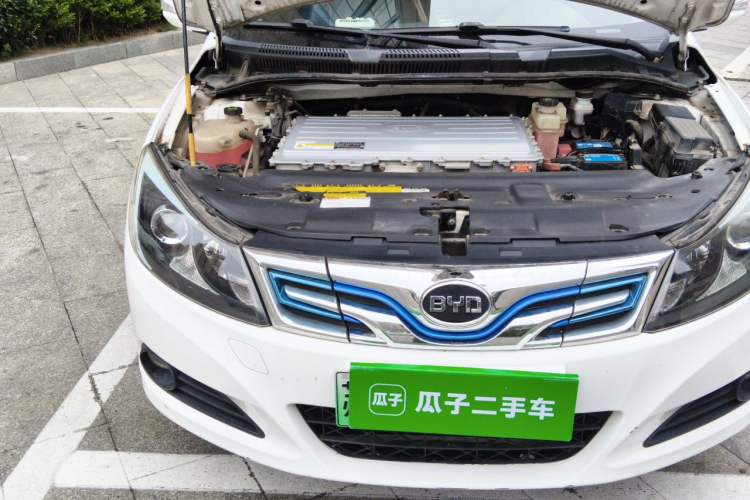 Used BYD e5 2016 300 Luxury Edition Right Front Headlight