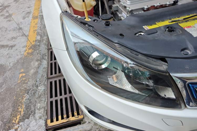 Used BYD e5 2016 300 Luxury Edition Right Front Headlight