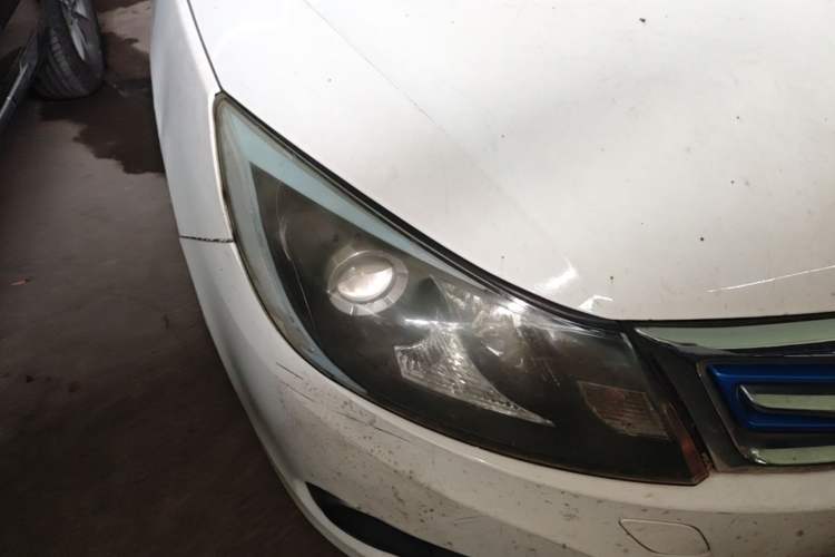 Used BYD e5 2016 300 Luxury Edition Right Front Headlight