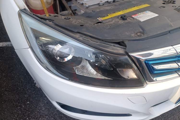 Used BYD e5 2016 300 Luxury Edition Right Front Headlight