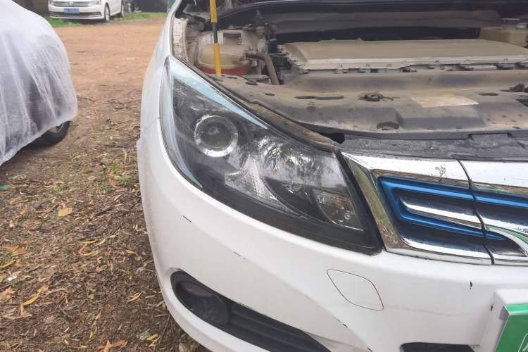 Used BYD e5 2016 300 Prestige Edition Right Front Headlight