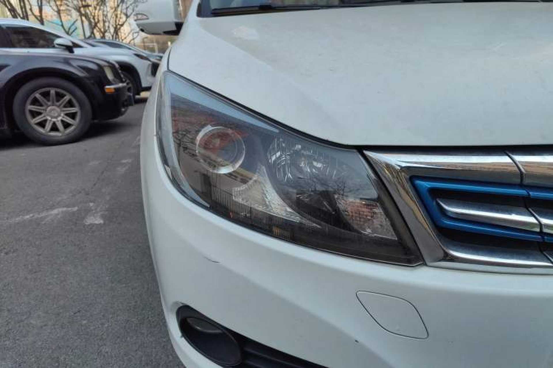 Used BYD e5 2016 300 Prestige Edition Right Front Headlight