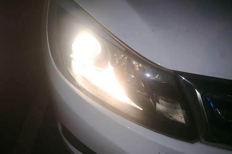 Used BYD e5 2016 300 Luxury Edition Right Front Headlight
