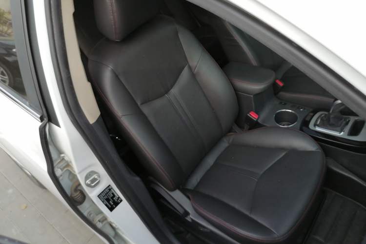 Used BYD e5 2016 300 Luxury Edition Right Front Seat
