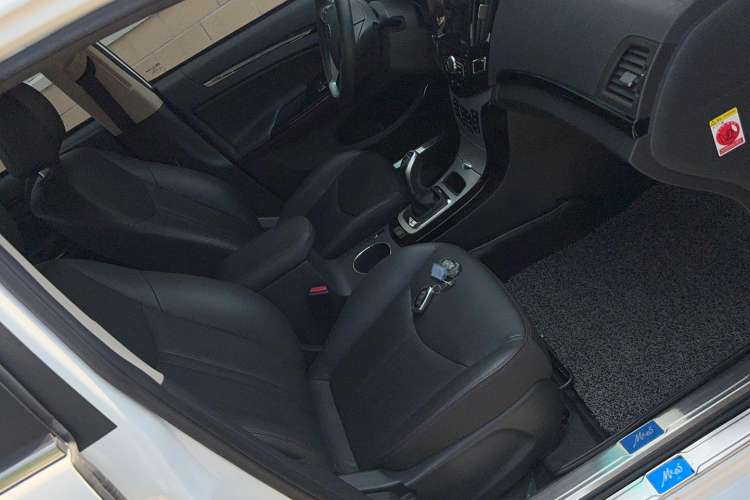 Used BYD e5 2016 300 Luxury Edition Right Front Seat