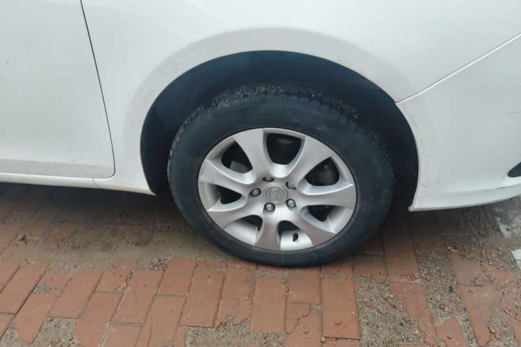 Used BYD e5 2016 300 Luxury Edition Right Front Wheel Hub