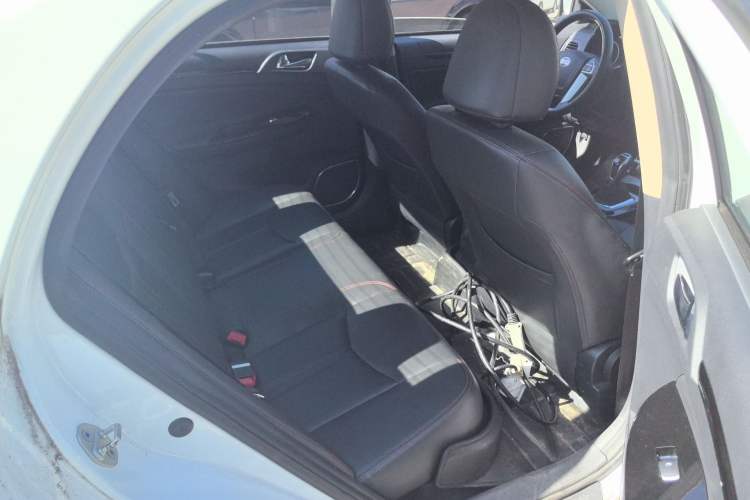 Used BYD e5 2016 300 Luxury Edition Right Rear Seat