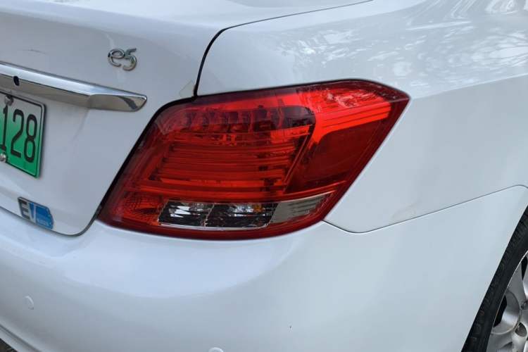 Used BYD e5 2016 300 Luxury Edition Right Rear Taillight