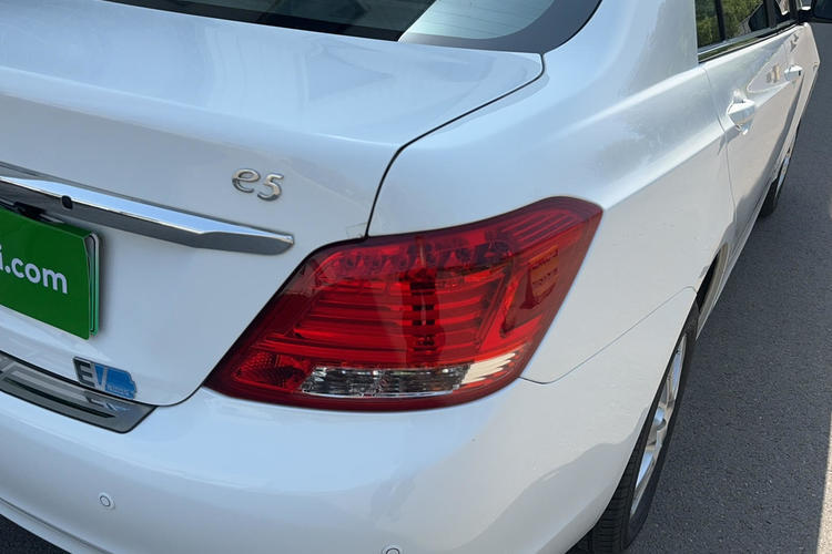 Used BYD e5 2016 300 Luxury Edition Right Rear Taillight