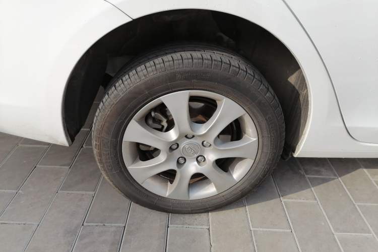 Used BYD e5 2016 300 Prestige Edition Right Rear Wheel Hub