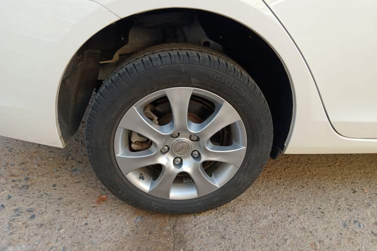 Used BYD e5 2016 300 Luxury Edition Right Rear Wheel Hub