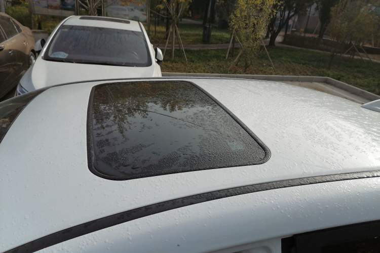 Used BYD e5 2016 300 Prestige Edition Roof
