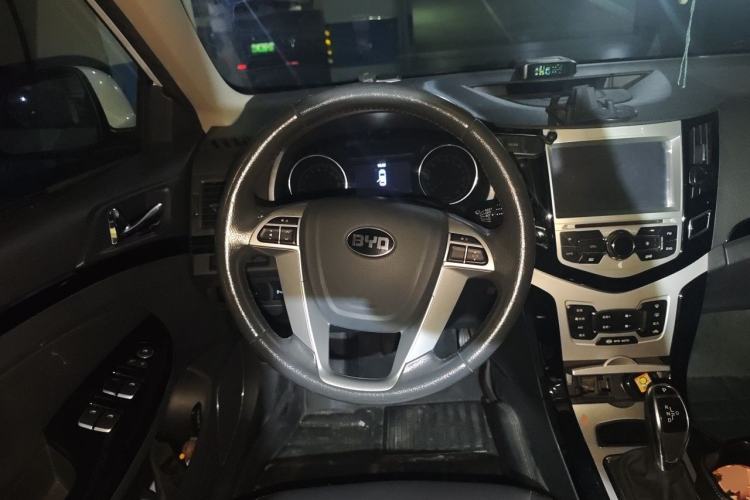 Used BYD e5 2016 300 Luxury Edition Steering Wheel