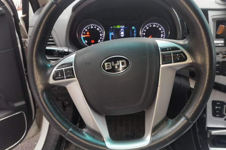 Used BYD e5 2016 300 Luxury Edition Steering Wheel