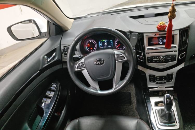 Used BYD e5 2016 300 Luxury Edition Steering Wheel