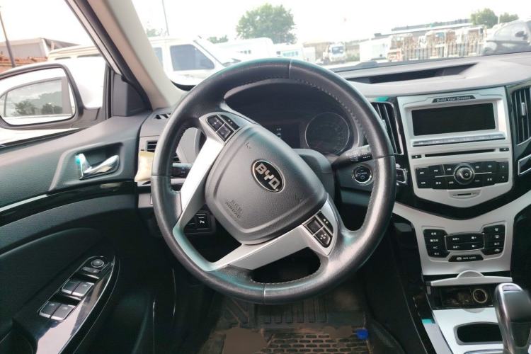 Used BYD e5 2016 300 Luxury Edition Steering Wheel