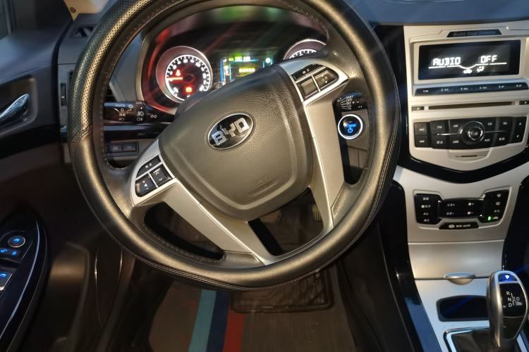 Used BYD e5 2016 300 Luxury Edition Steering Wheel