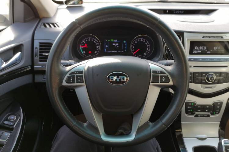 Used BYD e5 2016 300 Luxury Edition Steering Wheel