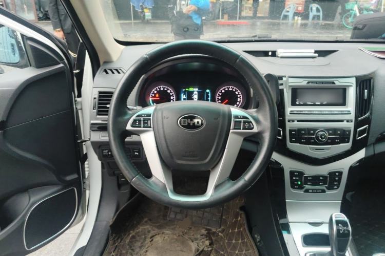 Used BYD e5 2016 300 Luxury Edition Steering Wheel
