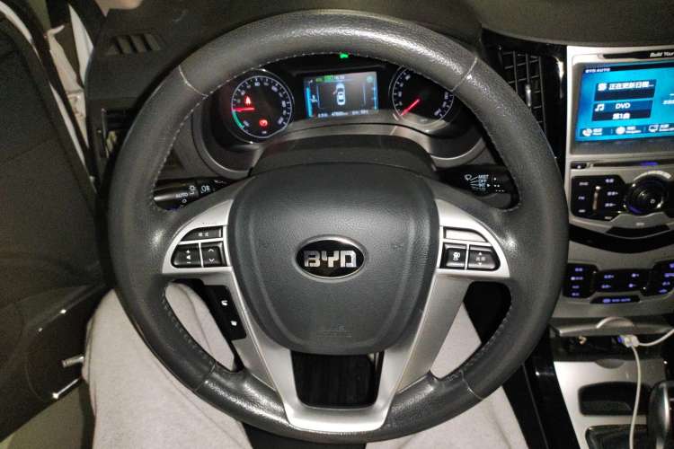 Used BYD e5 2016 300 Prestige Edition Steering Wheel
