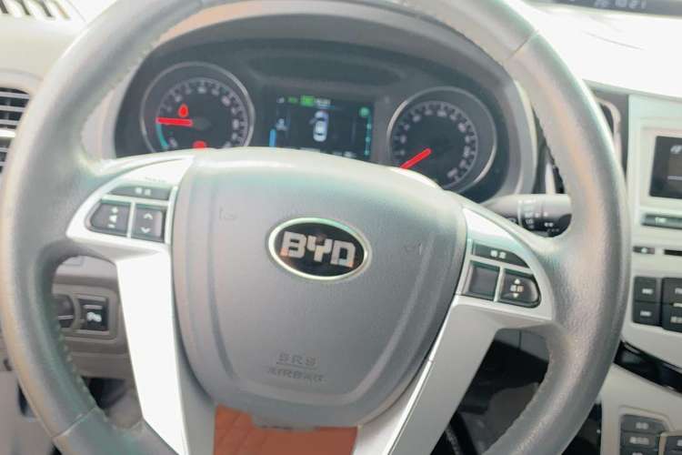 Used BYD e5 2016 300 Luxury Edition Steering Wheel