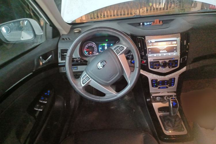 Used BYD e5 2016 300 Luxury Edition Steering Wheel
