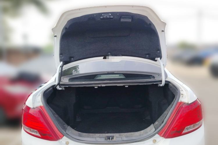 Used BYD e5 2016 300 Luxury Edition Trunk