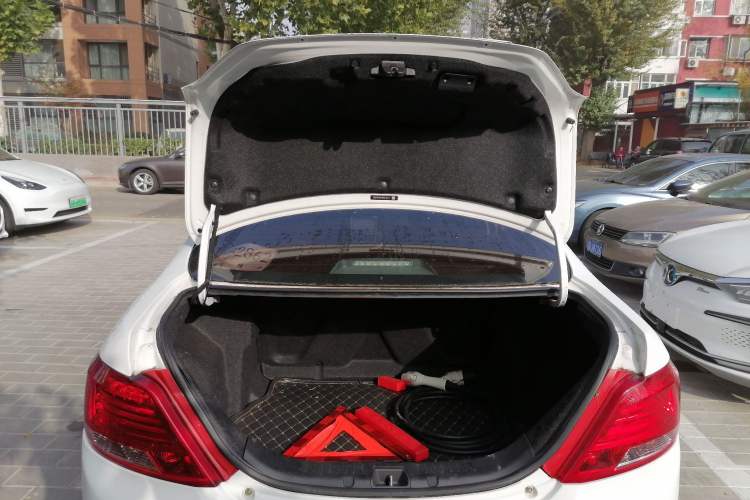 Used BYD e5 2016 300 Prestige Edition Trunk