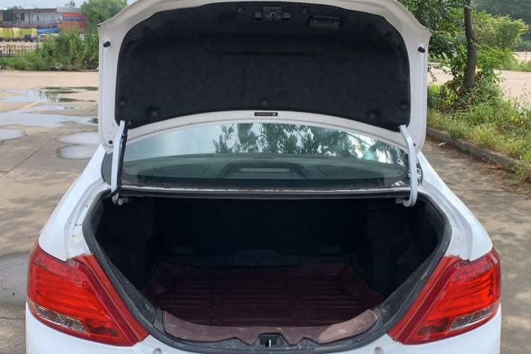 Used BYD e5 2016 300 Luxury Edition Trunk