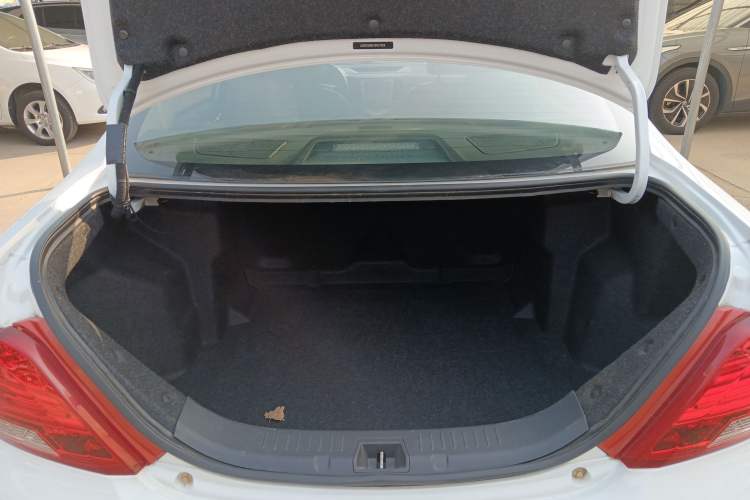 Used BYD e5 2016 300 Luxury Edition Trunk