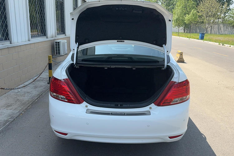 Used BYD e5 2016 300 Luxury Edition Trunk