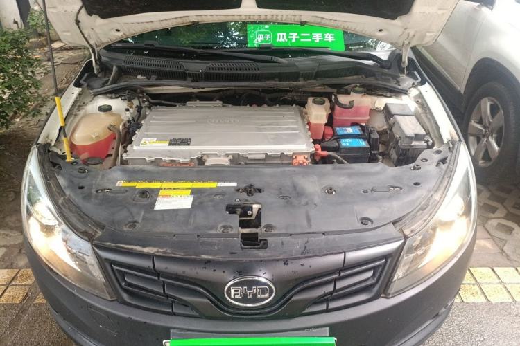 Used BYD e5 2017 300 Prestige Edition Engine Bay