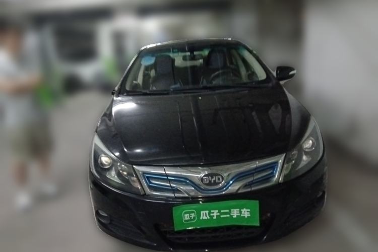 Used BYD e5 2017 300 Prestige Edition Front