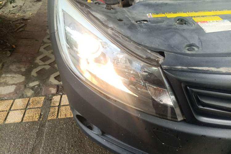 Used BYD e5 2017 300 Prestige Edition Right Front Headlight