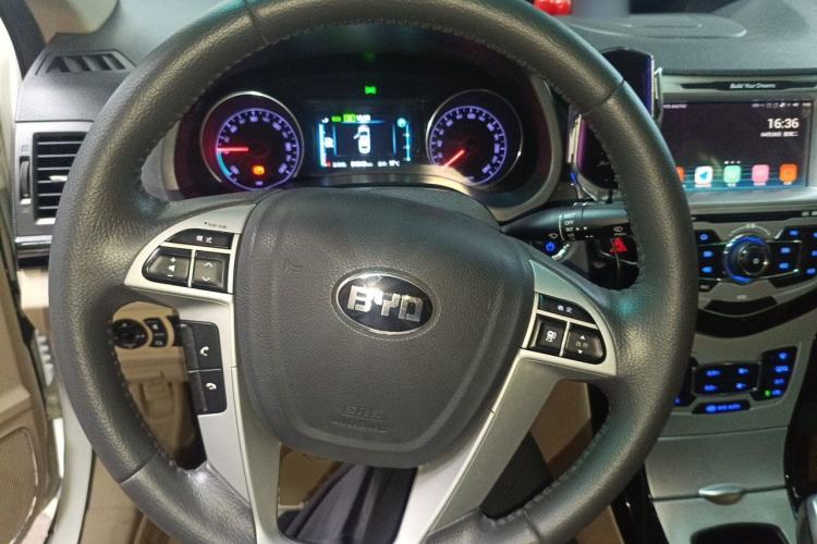 Used BYD e5 2017 300 Prestige Edition Steering Wheel