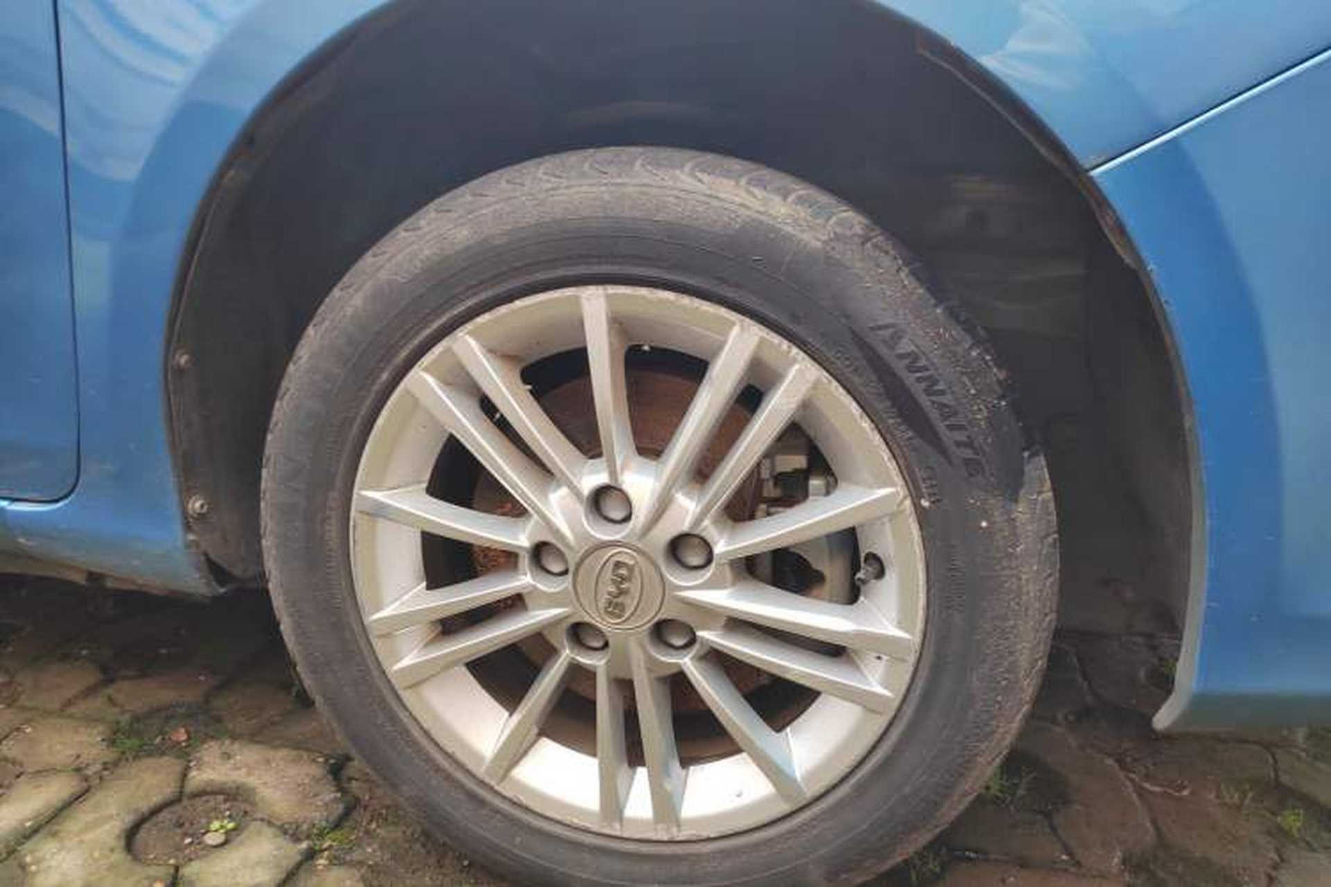 Used BYD e5 2017 300 Prestige Edition Right Rear Wheel Hub