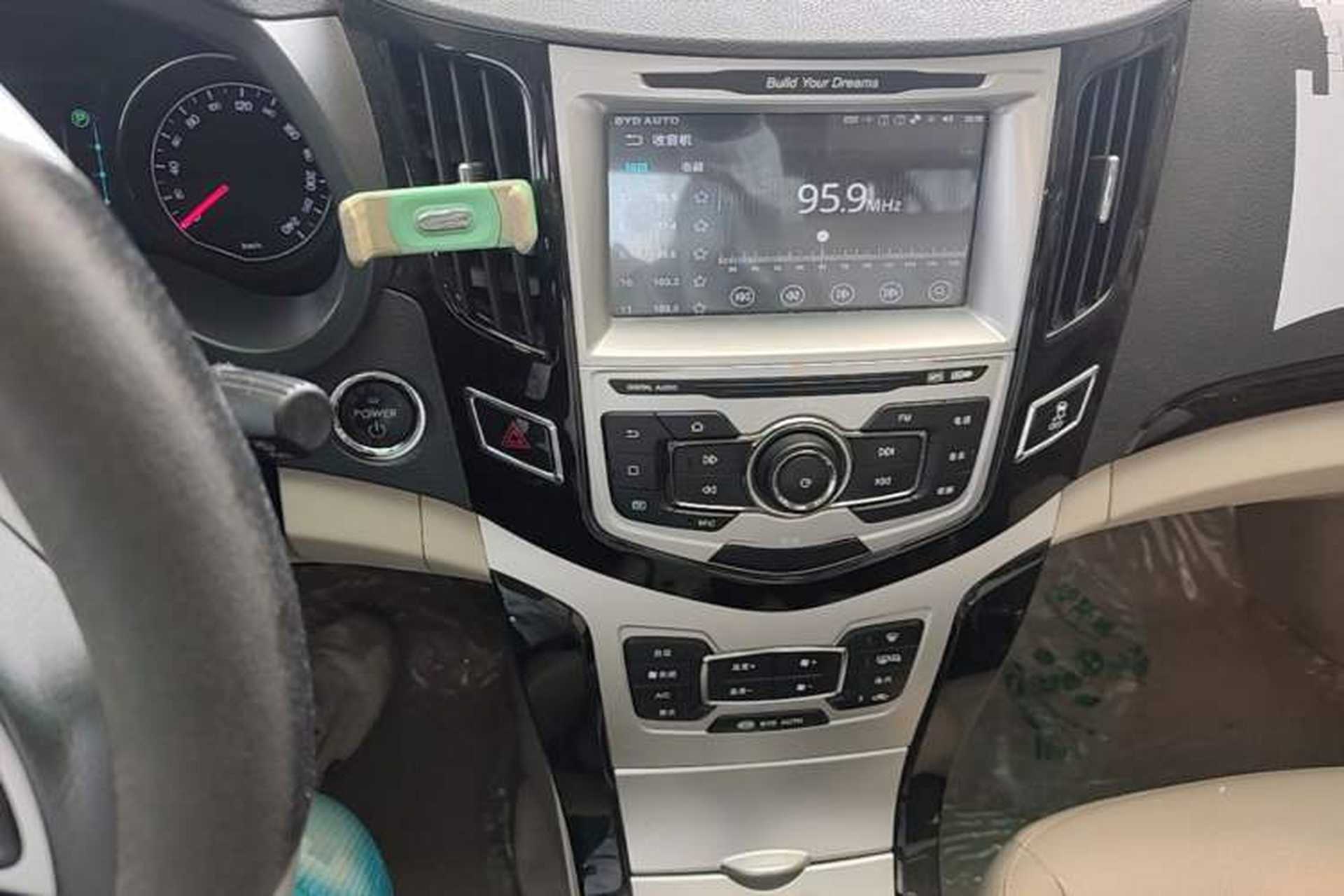 Used BYD e5 2017 300 Prestige Edition Audio And AC Panel