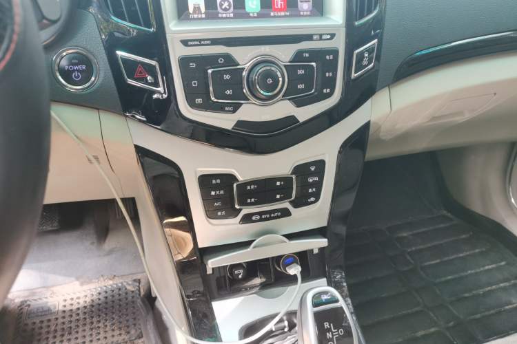 Used BYD e5 2017 300 Prestige Edition Audio And AC Panel